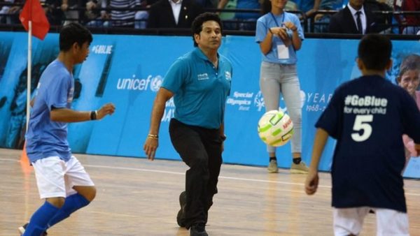 social-cricket-4-tendulkar-kohli-vaughan-swann.Click to read full article.