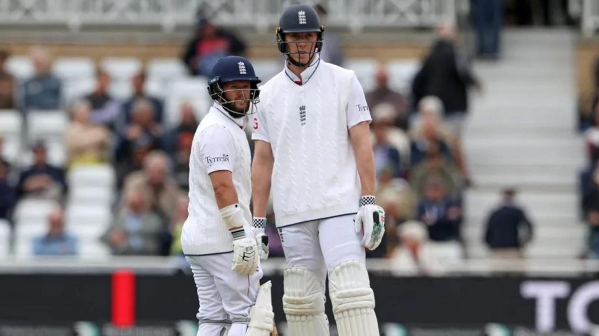Ben Duckett and Zak Crawley bat on day one at Trent Bridge against Zimbabwe