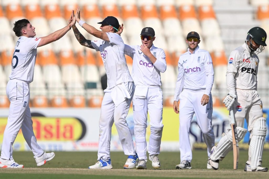 Reverse swing and funky fields: How England plotted Saim Ayub's wicket on a dead Multan pitch