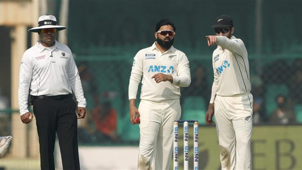 kane-williamson-and-umpire-in-lengthy-discussion-over-negative-ajaz-patel-bowling-line.Click to read full article.