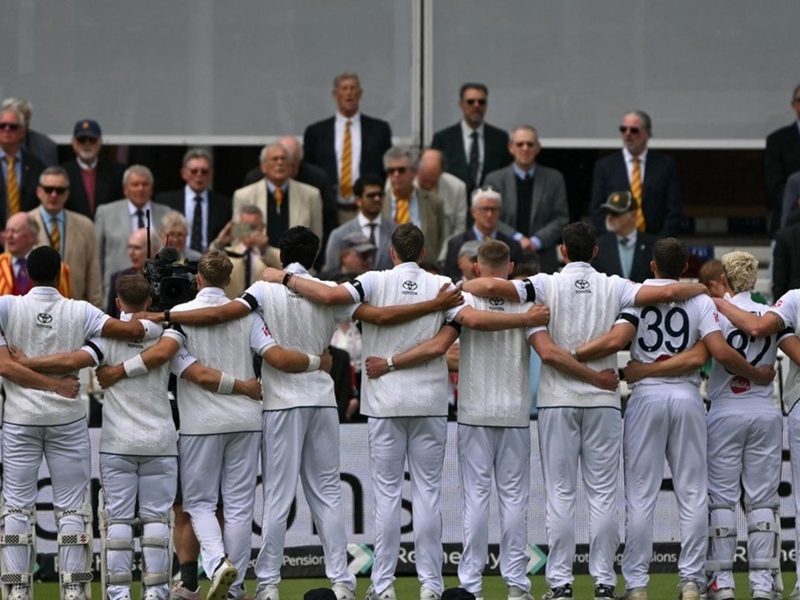 explained-why-england-players-are-wearing-black-armbands-on-day-1-of-first-test-against-new-zealand.Click to read full article.