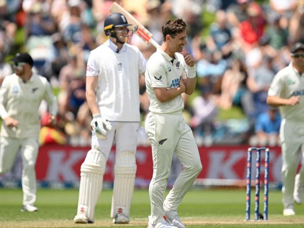four-dismissals-no-runs-matt-henry-continues-incredible-stranglehold-over-zak-crawley.Click to read full article.