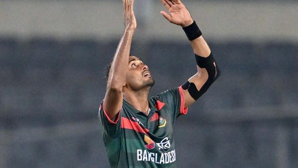 6-48-bangladesh-left-arm-quick-shoriful-islam-demolishes-middle-order-as-australia-seal-tense-consolation-odi-win.Click to read full article.