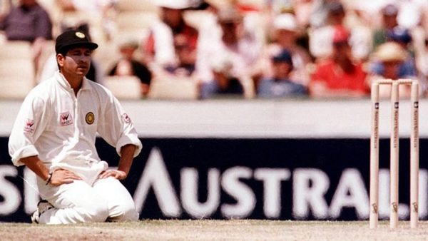 when-a-dejected-tendulkar-locked-himself-in-the-physios-room-for-an-hour.Click to read full article.