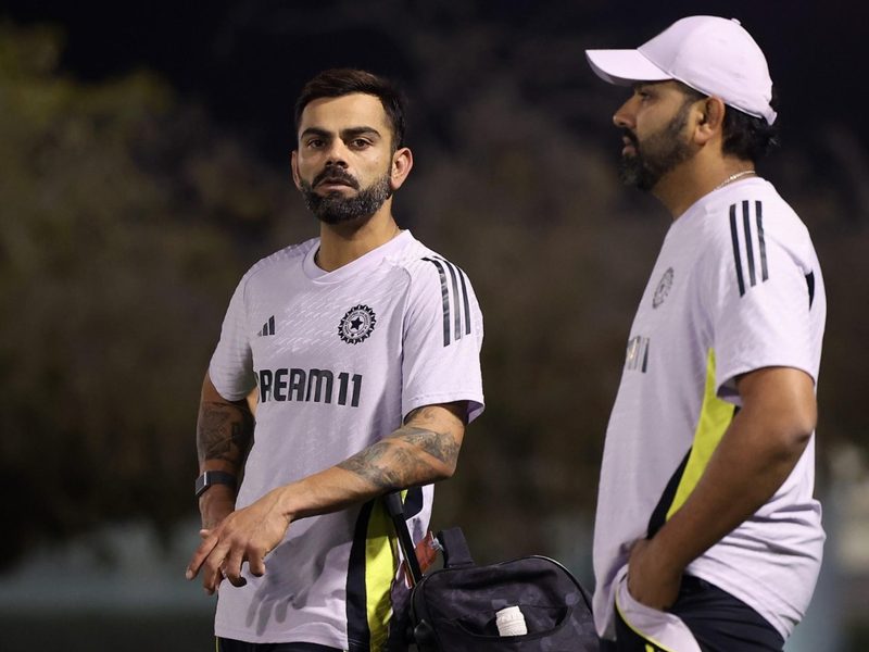 vijay-hazare-trophy-kohli-cracks-whirlwind-fifty-rohit-gets-first-golden-duck-in-13-years.Click to read full article.