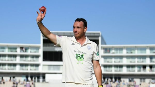 kyle-abbott-record-17-wickets-hampshire-jim-laker.Click to read full article.