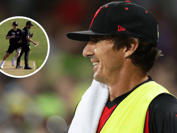 brad-hogg-umpire-is-at-fault-too-in-tom-curran-incident-bbl-2023-24.Click to read full article.