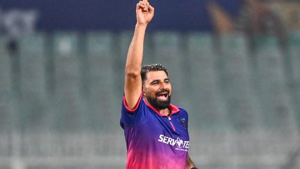 discarded-india-quick-mohammed-shami-stars-with-hat-trick-and-first-ball-six-in-bengal-t20-league.Click to read full article.