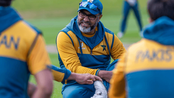 waqar-younis-apologises-after-facing-backlash-over-hindus-remark.Click to read full article.