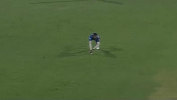 sensational-hardik-pandya-catch-controversially-ruled-out-by-tv-umpire.Click to read full article.