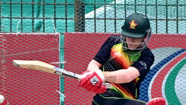 sons-johnathan-matthew-of-former-zimbabwe-captain-alistair-campbell-share-six-wickets-in-domestic-game.Click to read full article.