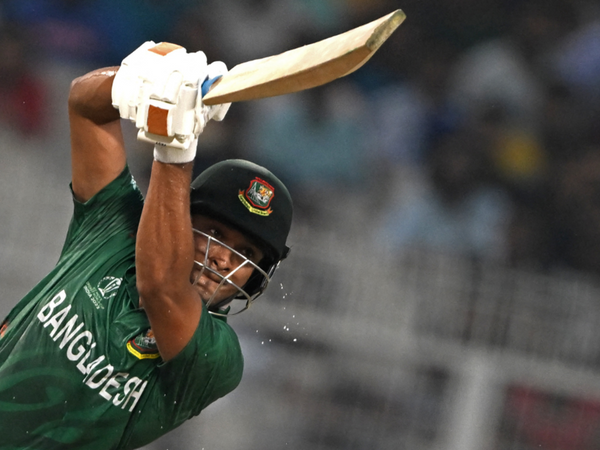 shakib-v-iftikhar-three-balls-to-cap-off-three-hours-of-struggle-and-strategy.Click to read full article.