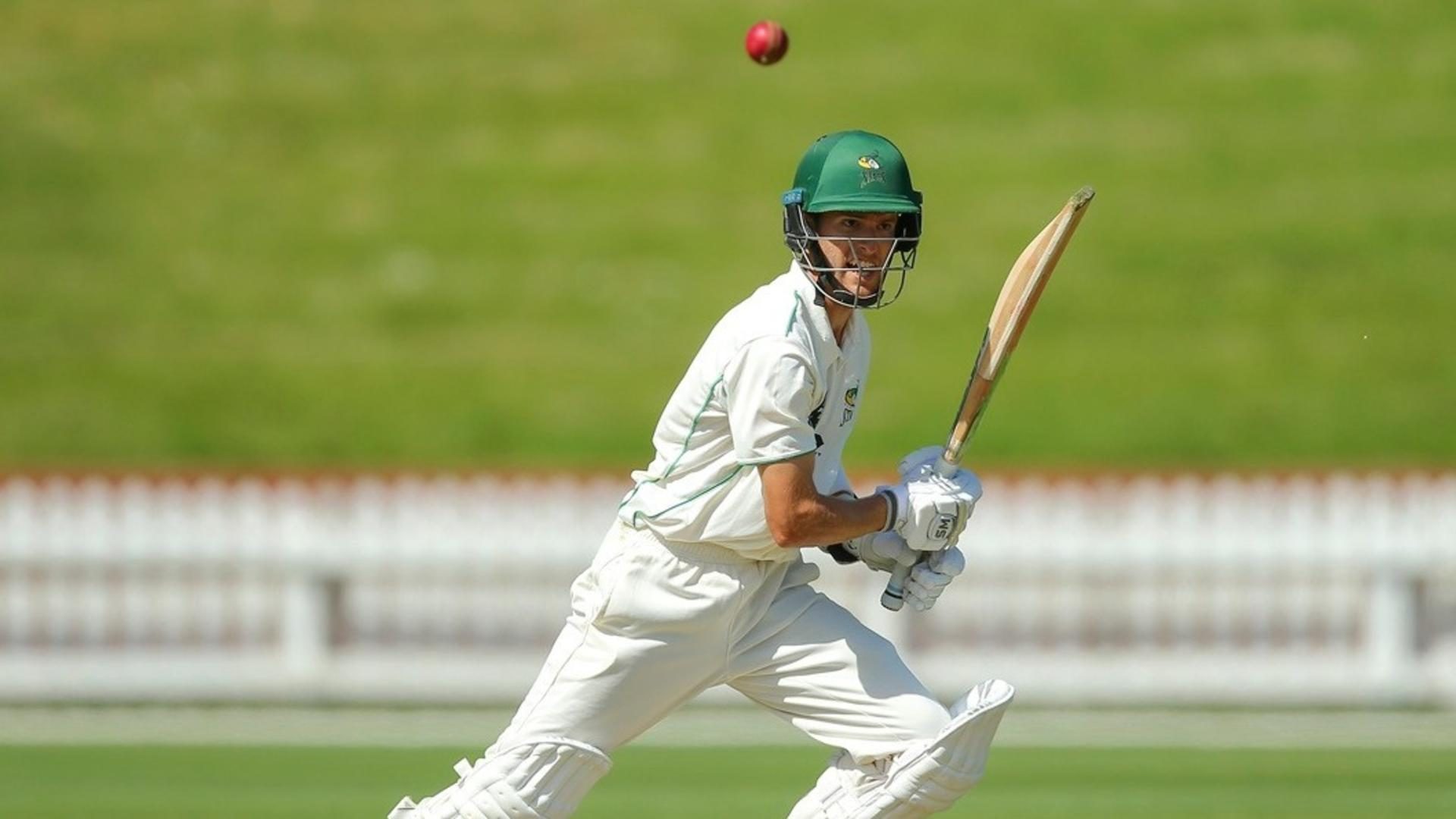 4-27 & 104*: Pemegang Rekor Kelas Satu Selandia Baru Pemain Serba Bisa Brad Schmulian Membintangi Dengan Pemukul Dan Bola Di Plunket Shield