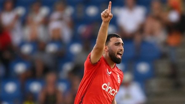 saqib-mahmood-england-t20i-record.Click to read full article.