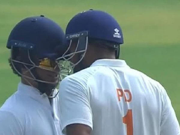 just-not-done-veteran-captain-paras-dogra-helmet-butts-opposition-substitute-kv-aneesh-in-ranji-trophy-final.Click to read full article.