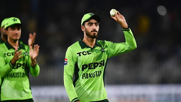 pakistan-all-rounder-arafat-minhas-sets-national-record-on-odi-debut-against-australia.Click to read full article.