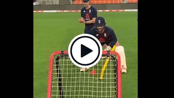 watch-ben-foakes-shows-off-ridiculously-fast-hands-in-training.Click to read full article.