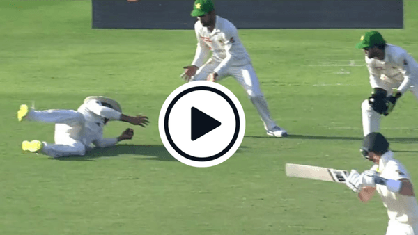 watch-faheem-ashraf-takes-one-handed-screamer-at-slip-to-stun-steve-smith-right-before-stumps.Click to read full article.