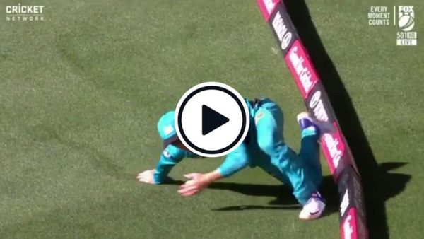 watch-labuschagnes-balancing-act-near-the-ropes.Click to read full article.