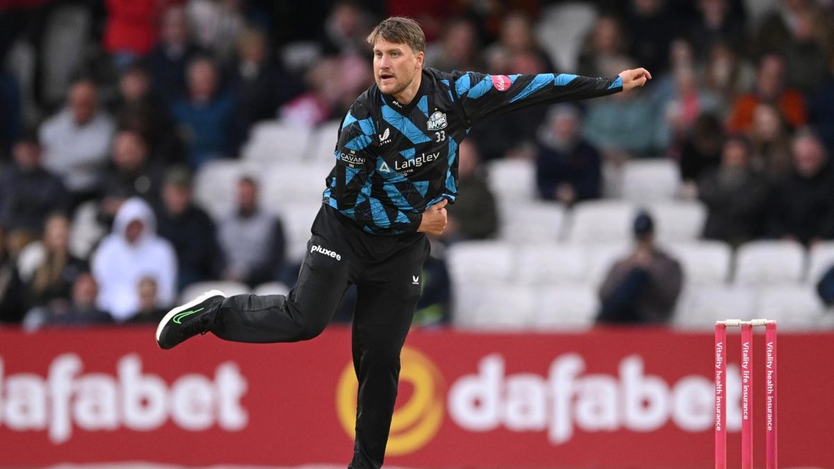 On Thursday (September 26), the Cricket Discipline Commission (CDC) handed Worcestershire a suspended two-point penalty for a too-wide bat, rather than implementing it immediately as was done with Essex earlier this year. Here's why.