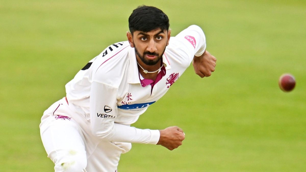 Shoaib Bashir bowls in a County Championship match