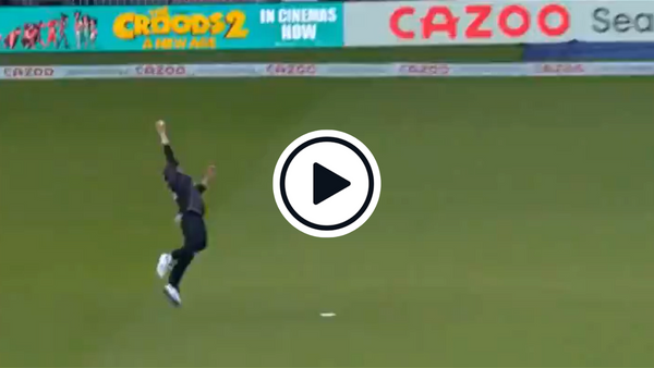 watch-matt-parkinson-adds-another-stunner-to-his-summer-takes-ridiculous-one-handed-catch-in-the-hundred.Click to read full article.