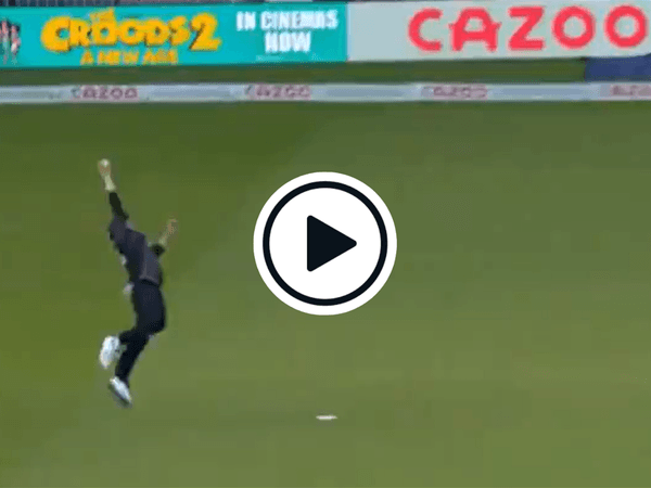 watch-matt-parkinson-adds-another-stunner-to-his-summer-takes-ridiculous-one-handed-catch-in-the-hundred.Click to read full article.