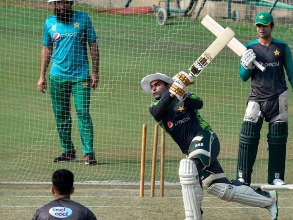 umar-akmal-ahmed-shehzad-return-to-pakistan-t20i-fold.Click to read full article.
