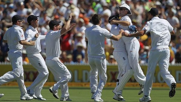 trott-rocket-arm-sets-the-tone-for-england-ashes-2010-11.Click to read full article.