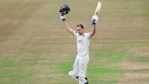 england-discarded-hyderabad-hero-tom-hartley-blasts-maiden-first-class-century-no10-county-championship.Click to read full article.