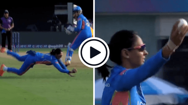 harmanpreet-kaur-takes-stunning-one-handed-catch-at-slip.Click to read full article.
