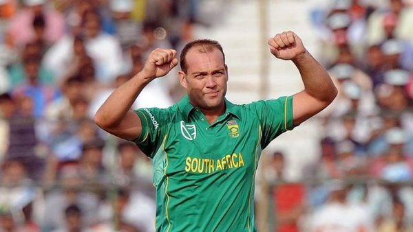 quiz-all-rounders-with-200-runs-and-a-wicket-in-the-mens-t20-world-cup.Click to read full article.