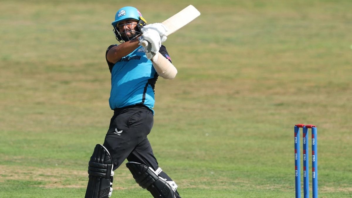 Brett D'oliveira scores One Day Cup century for Worcestershire