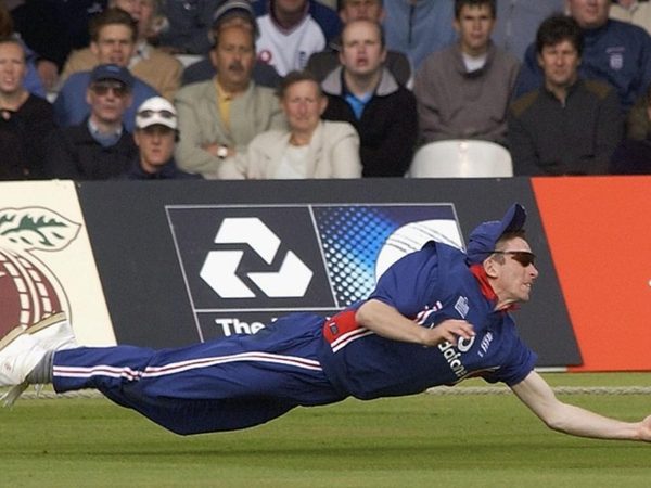 my-favourite-photo-kirtley-pulls-off-a-one-handed-stunner.Click to read full article.