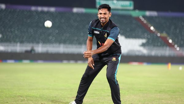 highest-wicket-takers-in-t20-cricket-full-list-pakistan-seamer-mohammad-amir-becomes-fifth-fast-bowler-to-reach-400.Click to read full article.