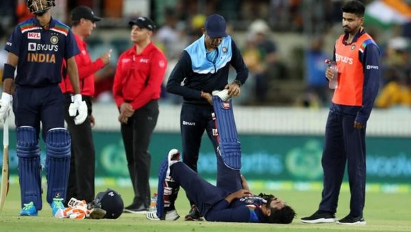 hamstring-or-concussion-speculation-mounts-about-jadeja-injury-substitute.Click to read full article.
