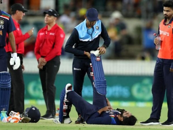 hamstring-or-concussion-speculation-mounts-about-jadeja-injury-substitute.Click to read full article.