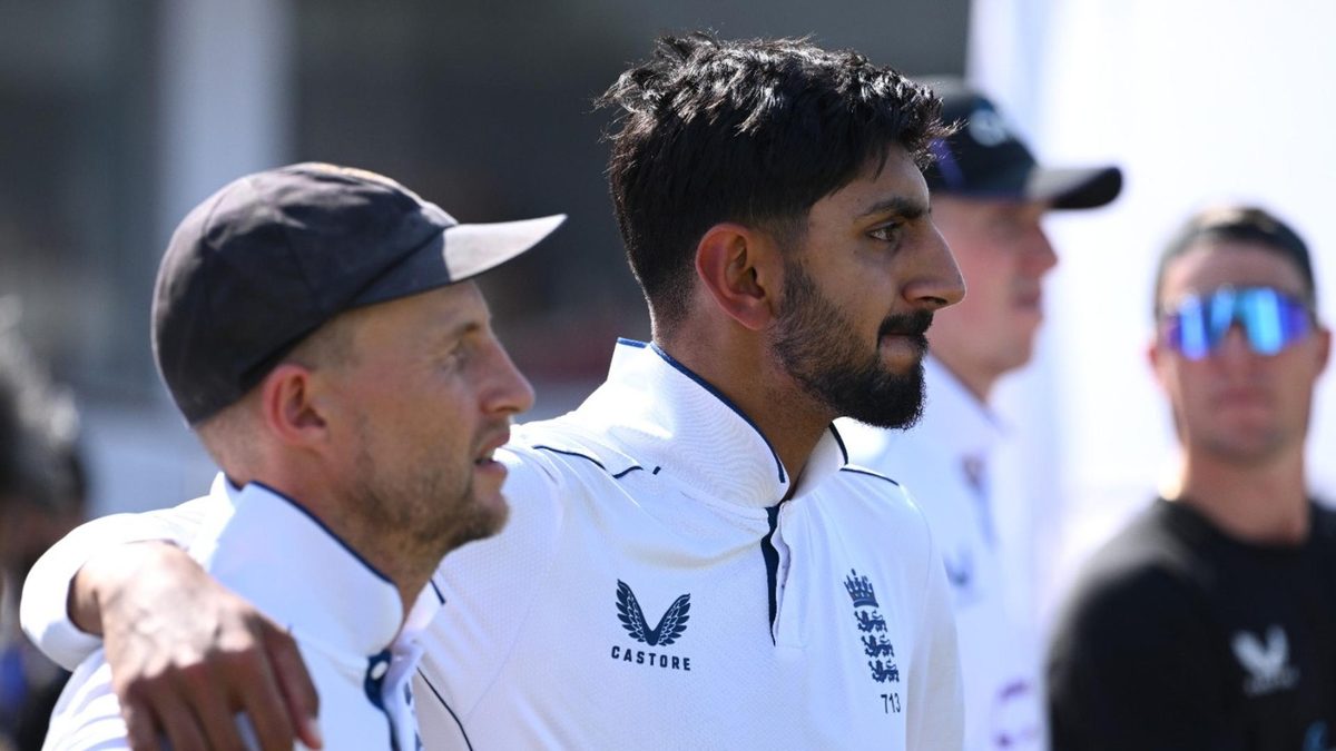 England players Joe Root and Shoaib Bashir look on after their team's defeat to Pakistan in Rawalpindi