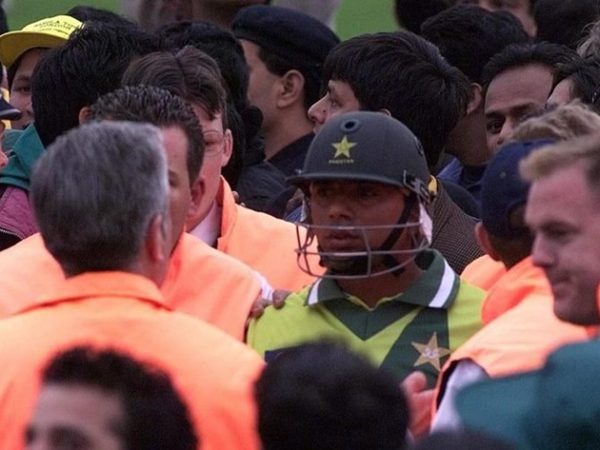 when-saqlain-mushtaq-wife-saved-him-from-angry-fans-after-1999-world-cup-final-loss.Click to read full article.