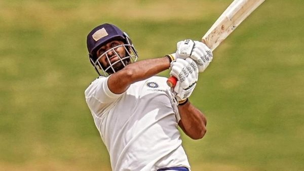 90-7-to-272-7-uncapped-indian-quick-auqib-nabi-blasts-64-ball-century-from-no8-to-pull-off-heist-in-vijay-hazare-trophy.Click to read full article.