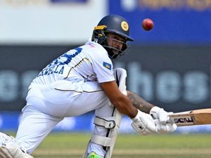 23-fifties-no-hundred-sri-lanka-wicketkeepers-unique-world-record-might-never-be-broken.Click to read full article.