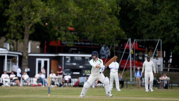 theres-no-way-im-walking-across-london-in-full-whites.Click to read full article.