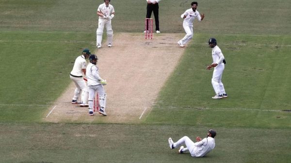 best-after-dravid-fans-go-gaga-over-rahanes-slip-catching.Click to read full article.