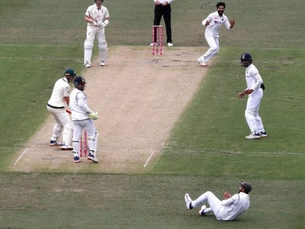 best-after-dravid-fans-go-gaga-over-rahanes-slip-catching.Click to read full article.
