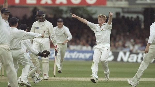 glen-chapple-essex-lords-natwest-trophy-1996.Click to read full article.