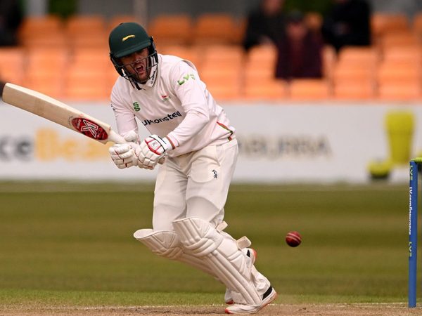 0-2-to-364-3-to-398-all-out-county-side-three-centuries-no-double-figure-scores-freakish-championship-innings.Click to read full article.