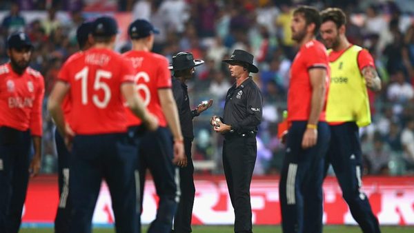 the-samuels-caught-behind-decision-that-changed-the-course-of-the-2016-world-t20-final.Click to read full article.