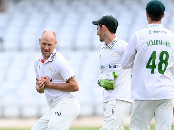 watch-leicestershire-bowler-hits-batsman-with-dangerous-throw.Click to read full article.