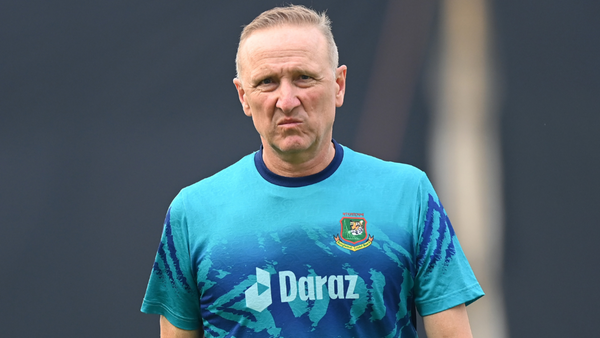 allan-donald-gets-rap-on-the-knuckles-from-bcb-for-condemning-matthews-timed-out-dismissal.Click to read full article.