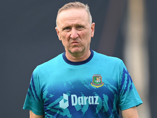 allan-donald-gets-rap-on-the-knuckles-from-bcb-for-condemning-matthews-timed-out-dismissal.Click to read full article.